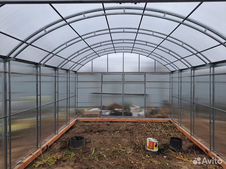 Теплица прямостенная