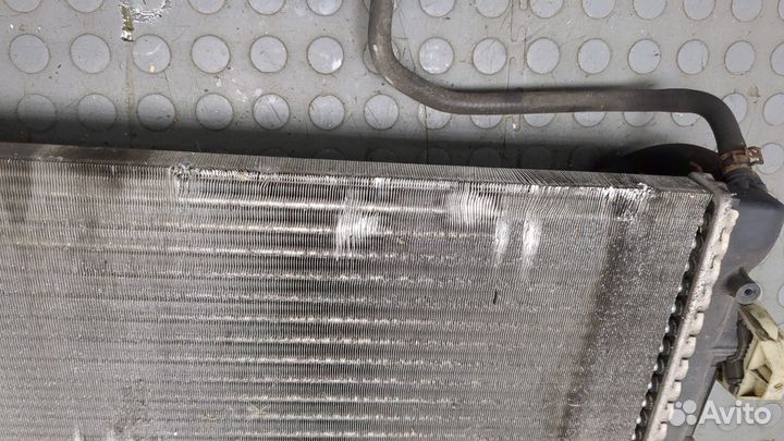 Радиатор охлаждения двигателя Skoda Fabia