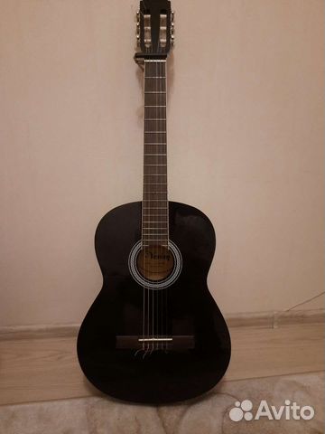 Гитара классическая + чехол + каподастр