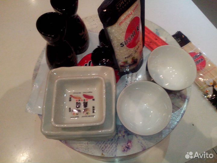 Набор посуды суши и саке