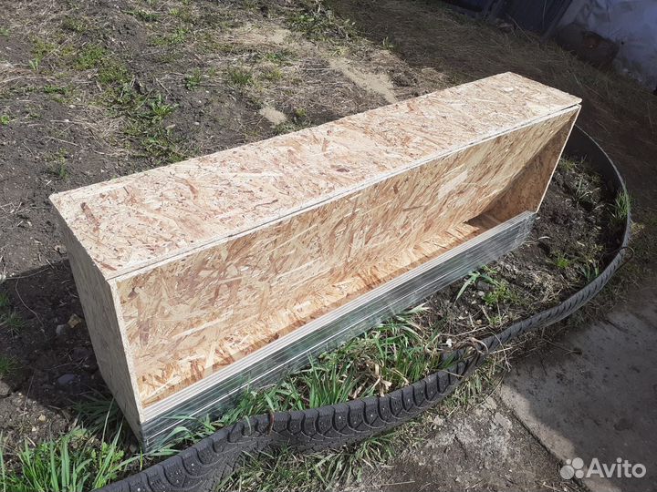 Бункерная кормушка для кур