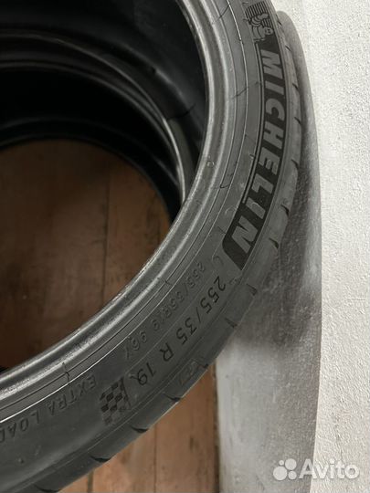 Michelin Pilot Sport 4 225/40 R19 и 255/35 R19