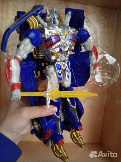 Трансформер Оптимус Прайм