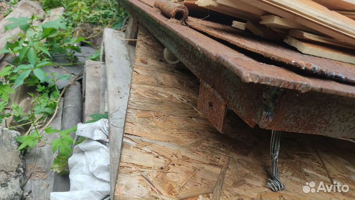 Дверь металлическая очень толстая