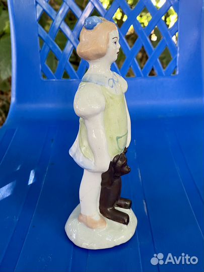 Статуэтка Девочка с мишкой, Бронницы, СССР
