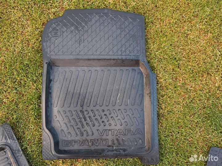 Автомобильные коврики резиновые новые