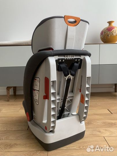 Автокресло Chicco universe