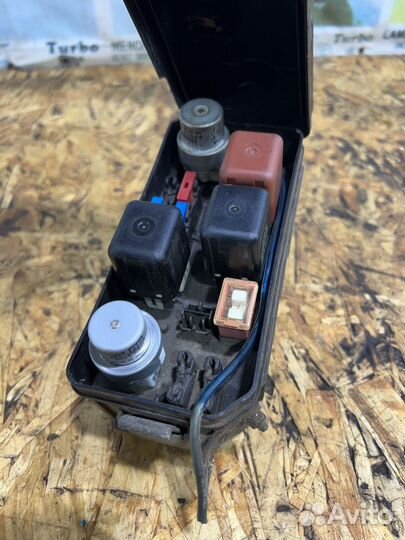 Блок предохранителей Тойота Королла E90