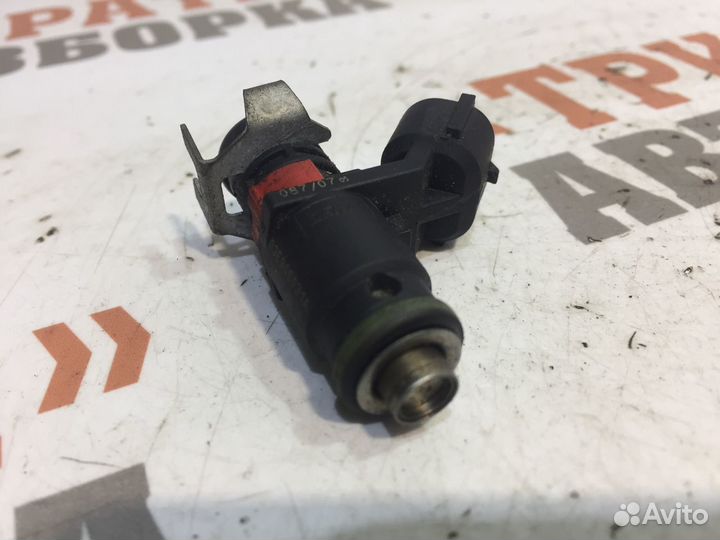 Шкода Фабия Форсунка топливная