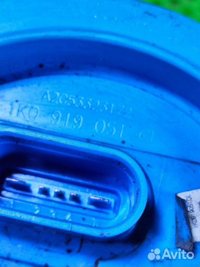 Бензонасос топливный насос Skoda Octavia A5 1.8