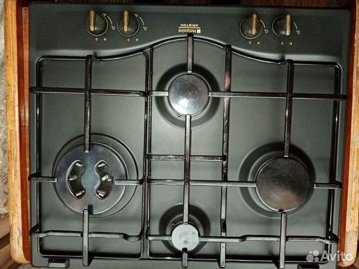 Продам газовую 4-х конфорочную панель Hotpoint