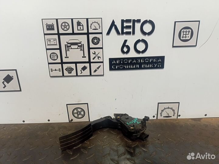 Педаль газа Renault Logan 2