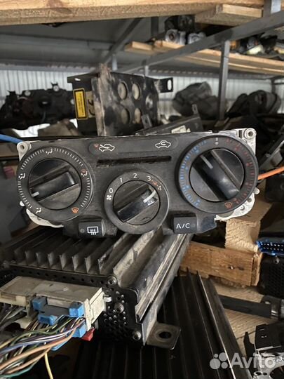 Блок управления печкой Ниссан Нот лев.руль