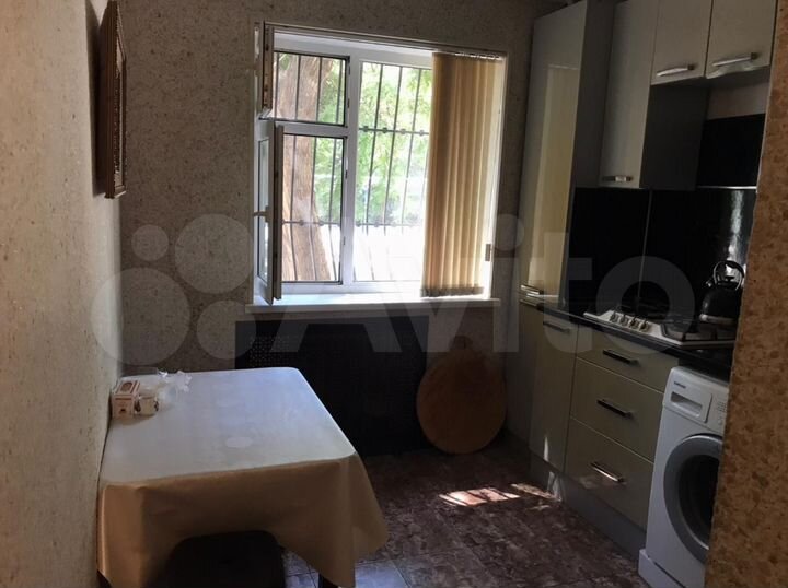 2-к. квартира, 50 м², 1/4 эт.