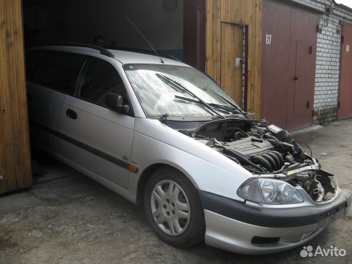 Запчасти тойота авенсис 2001г универсал