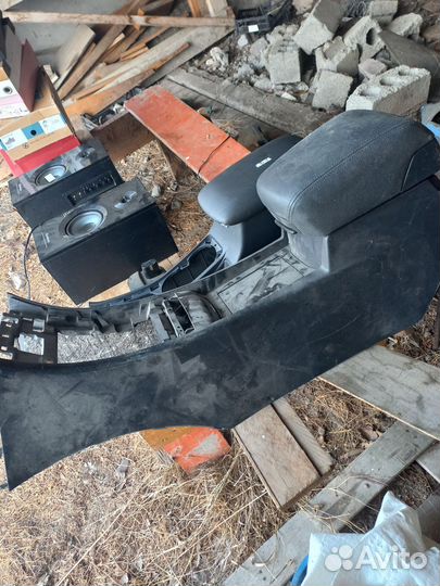 Консоль торпеды с подлокотником