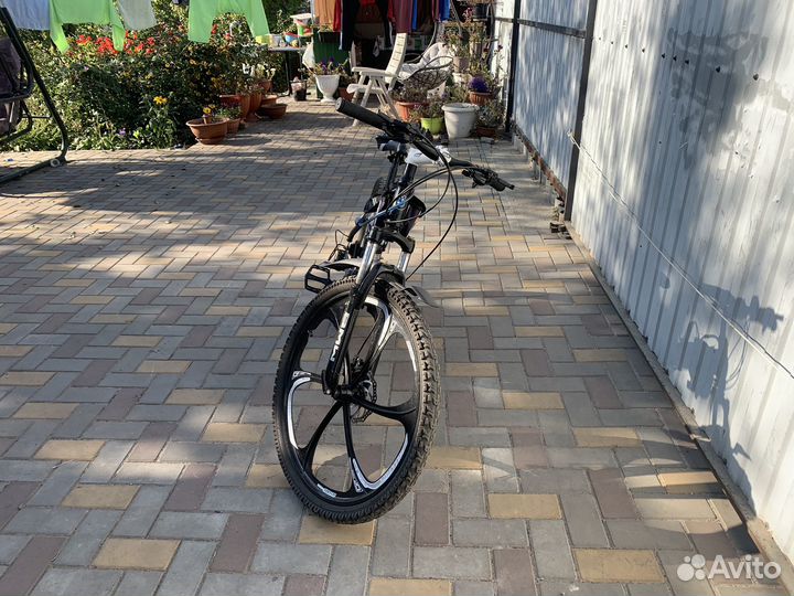 Велосипед на литых дисках bmw