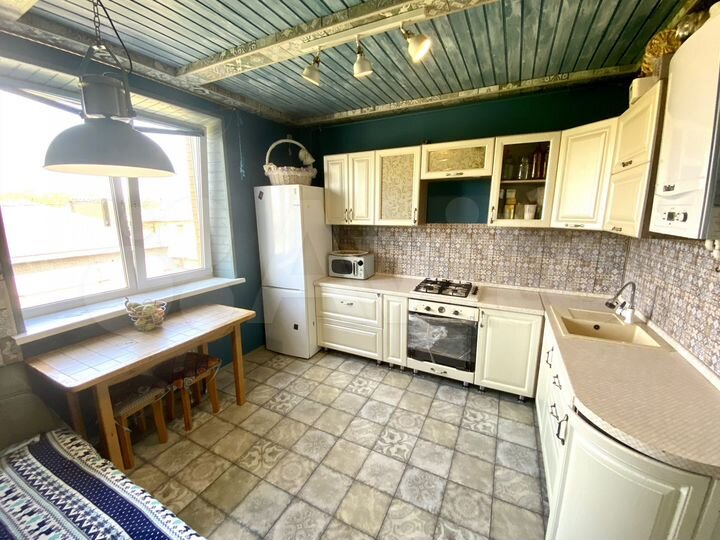 2-к. квартира, 58 м², 2/2 эт.