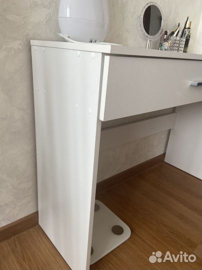 Туалетный столик