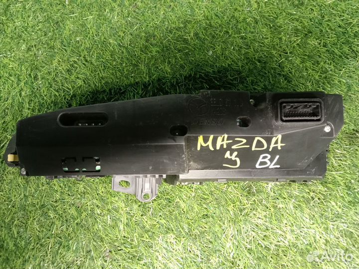 Дисплей информационный Mazda 3BL