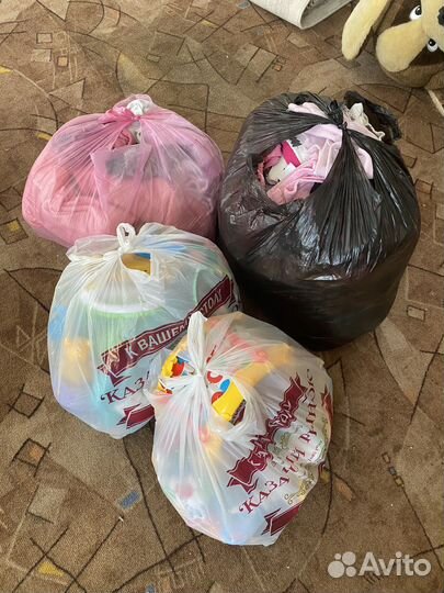 Развивающие игрушки для малышей пакетом