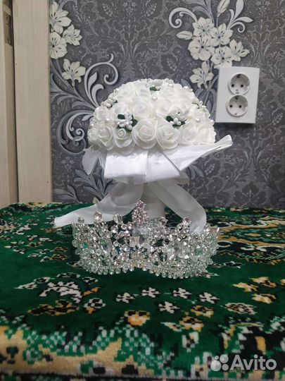 Букет и корона