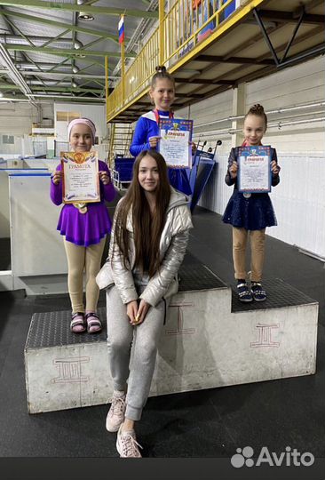 Тренер по фигурному катанию