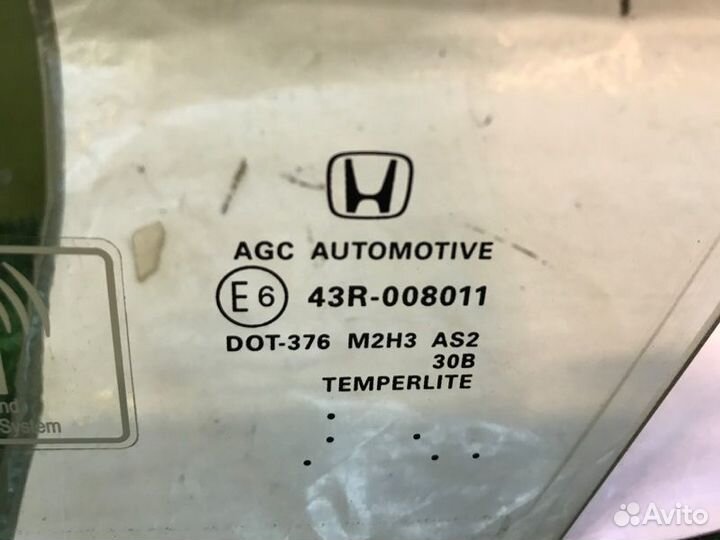 Стекло двери переднее левое Honda Crosstour