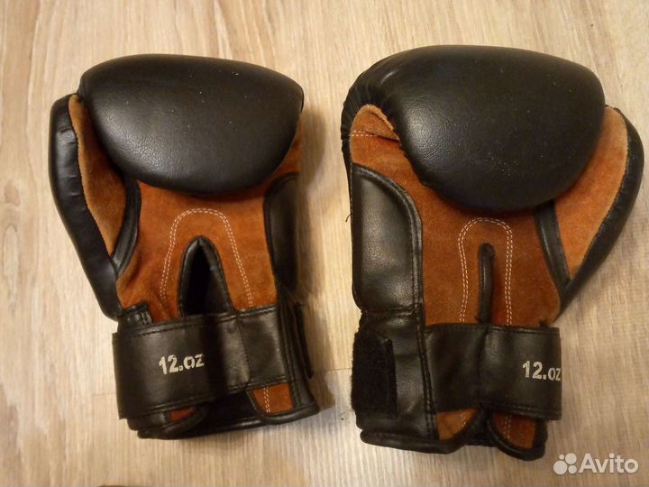 Боксерские перчатки green hill 12 oz