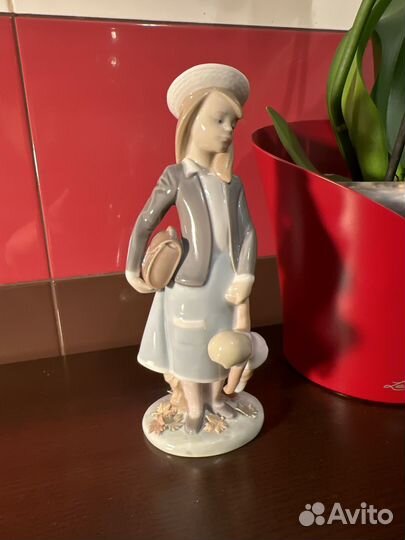 Статуэтка фарфоровая Lladro