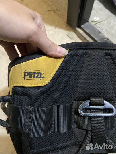 Страховочная привязь petzl