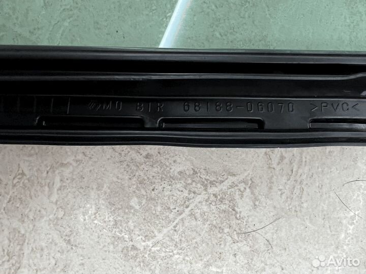 Форточка двери задней правой Камри V50, V55