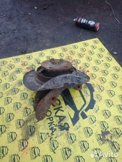 Кулак поворотный задний левый VW Touareg 2002-2010