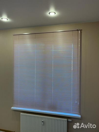 Горизонтальные алюминиевые жалюзи