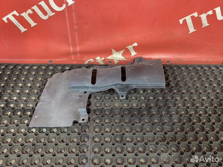 Накладка капота Renault T