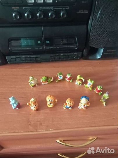 Игрушки из Киндера 22 шт динозавры, крокодилы, льв