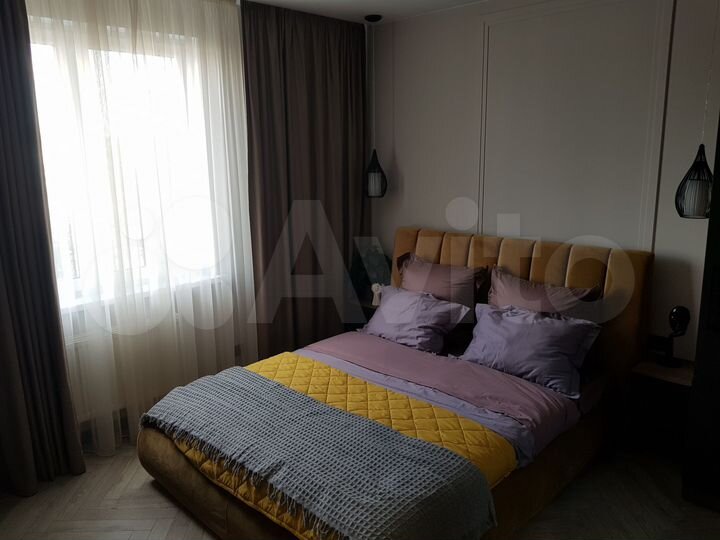 3-к. квартира, 85 м², 3/18 эт.