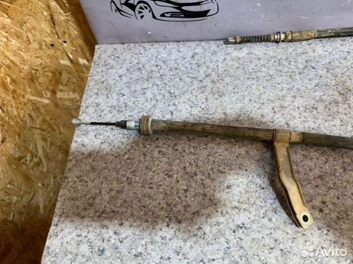 Тросик ручника правый Kia Ceed CD SW универсал 1.6