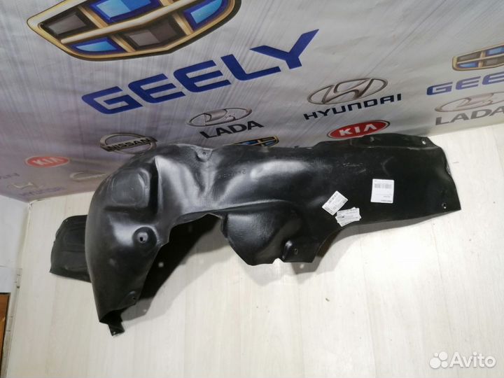 Подкрылок передний skoda rapid Прав