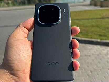 vivo iQOO 12, 12/256 ГБ