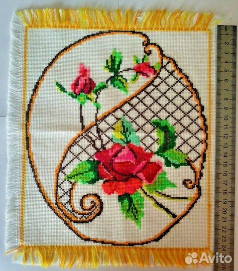 Декоративная салфетка для кухни, вышитая крестиком