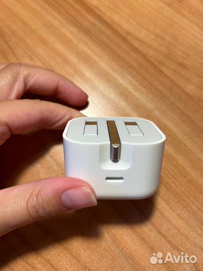 Блок питания (адаптер) Apple 20w type c