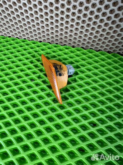 Повторитель в крыло Ford Focus 1