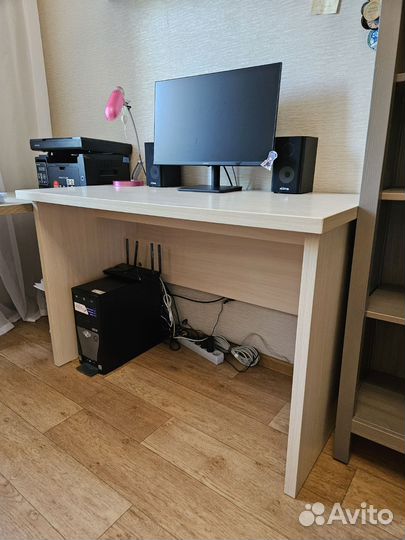 Письменный стол