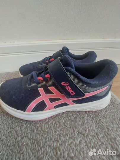 Кроссовки asics 33 для девочки