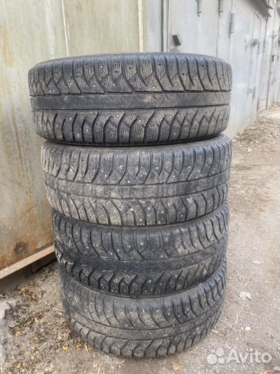 Bridgestone Ice Cruiser 7000 205/55 R16