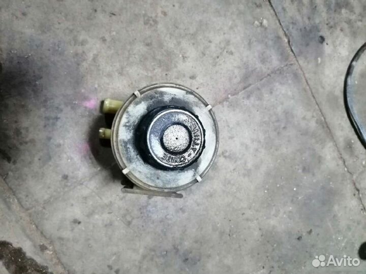 Бачок гур Renault Logan