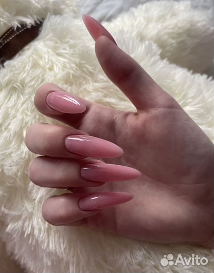 Маникюр и педикюр