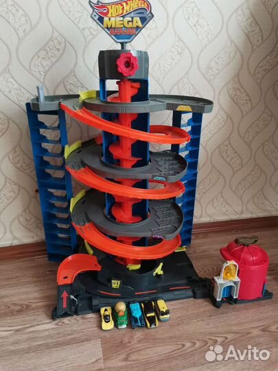 Hot wheels city мега гараж