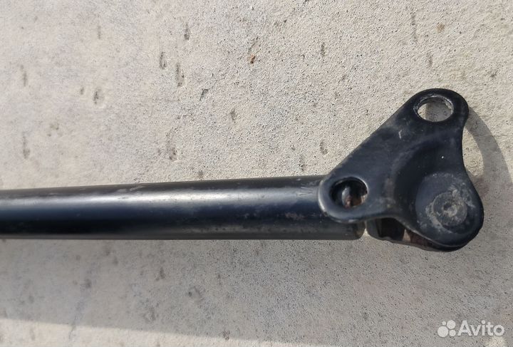 Амортизатор багажника правый Land Cruiser 100